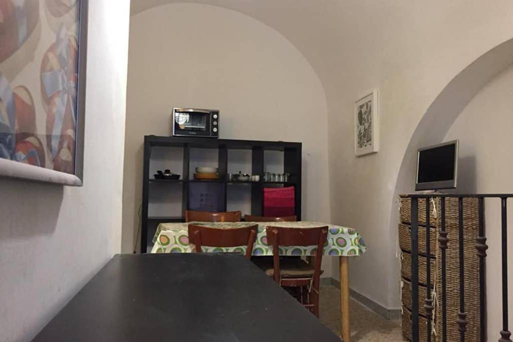 Historic Apartment In Centre Of City 100M To Sea モノーポリ エクステリア 写真