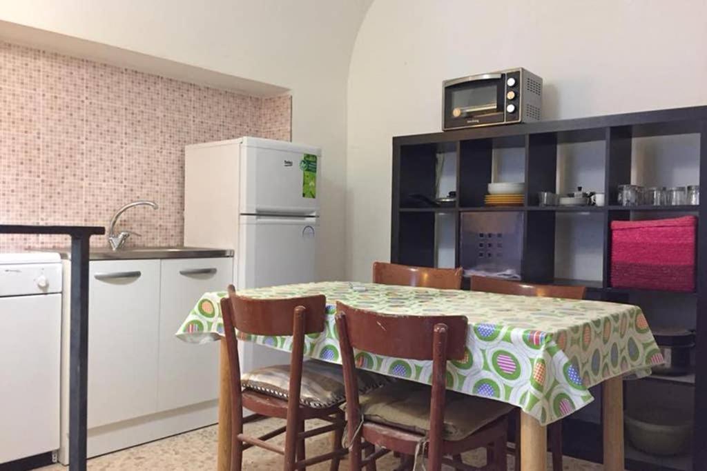 Historic Apartment In Centre Of City 100M To Sea モノーポリ エクステリア 写真