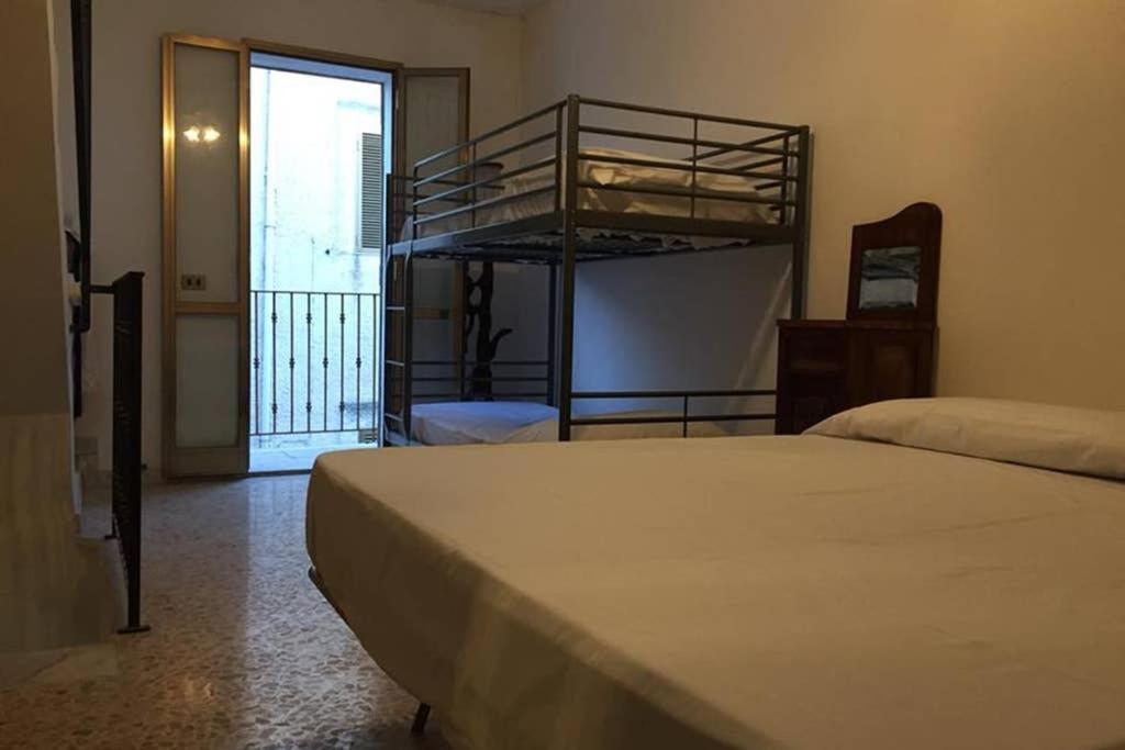Historic Apartment In Centre Of City 100M To Sea モノーポリ エクステリア 写真