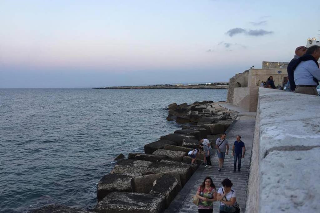 Historic Apartment In Centre Of City 100M To Sea モノーポリ エクステリア 写真