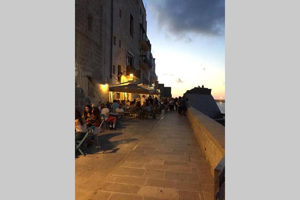 Historic Apartment In Centre Of City 100M To Sea モノーポリ エクステリア 写真