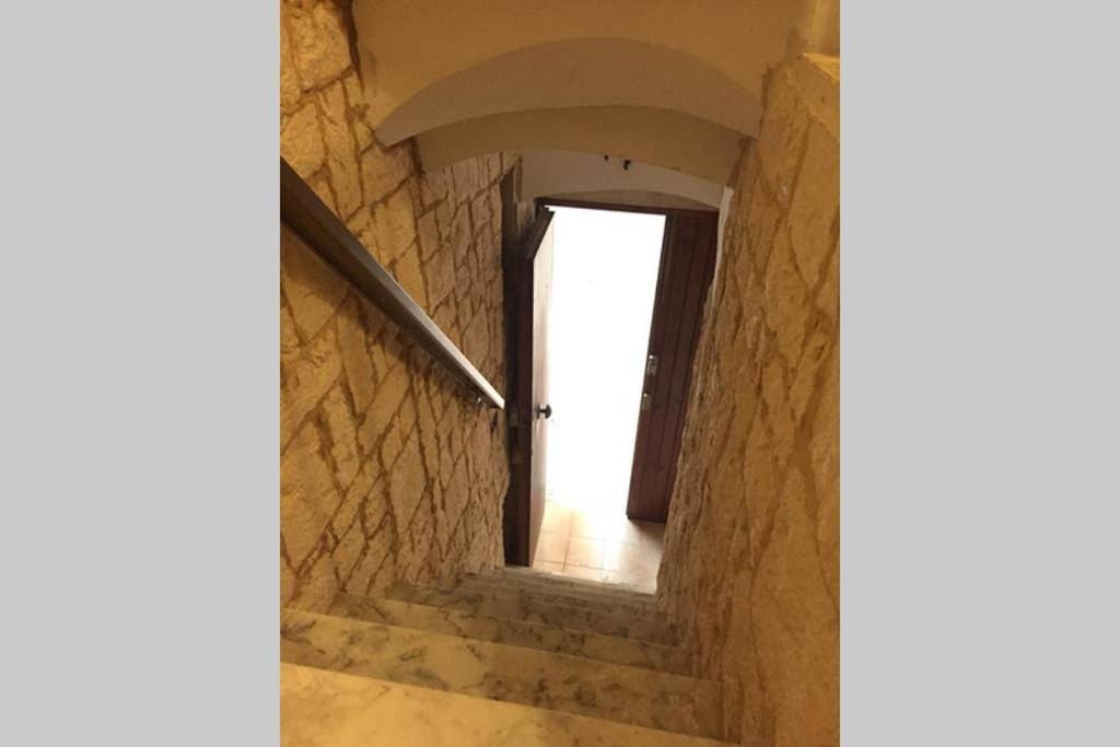 Historic Apartment In Centre Of City 100M To Sea モノーポリ エクステリア 写真