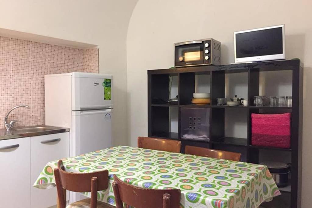 Historic Apartment In Centre Of City 100M To Sea モノーポリ エクステリア 写真