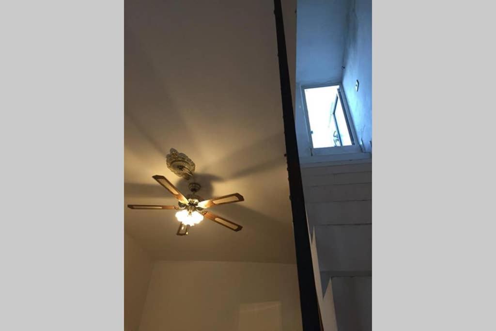 Historic Apartment In Centre Of City 100M To Sea モノーポリ エクステリア 写真